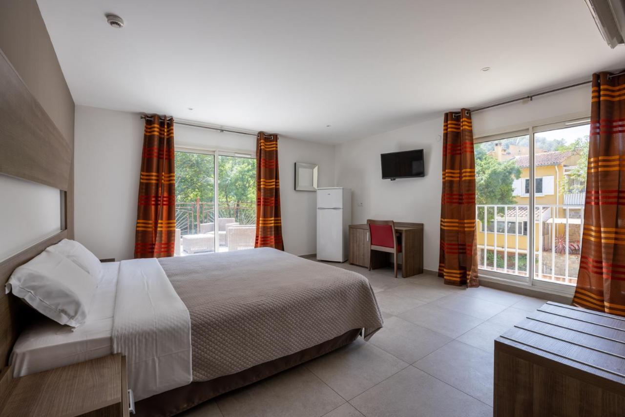 The Originals City, Hotel Les Bastides Du Gapeau Sollies-Toucas Exterior photo